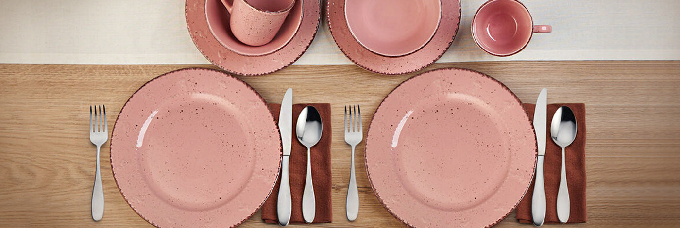 Enjoy the fun of Pfaltzgraff's Flamingo pattern. Soft white centers are adorned with a pad print pattern of pink flamingos while embossed, wavy designs encircle the exteriors of the bowls.