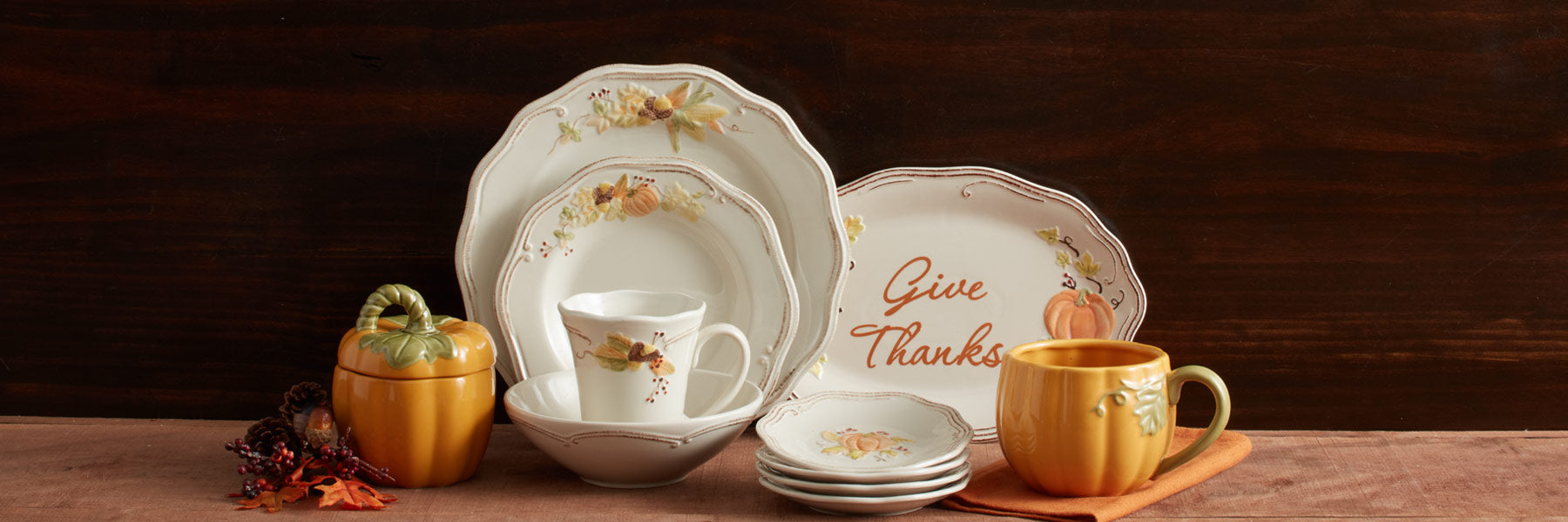 A lovely harvest pattern, Plymouth dinnerware features embossed pumpkins, acorns and ears of corn on a warm, creamy white surface.