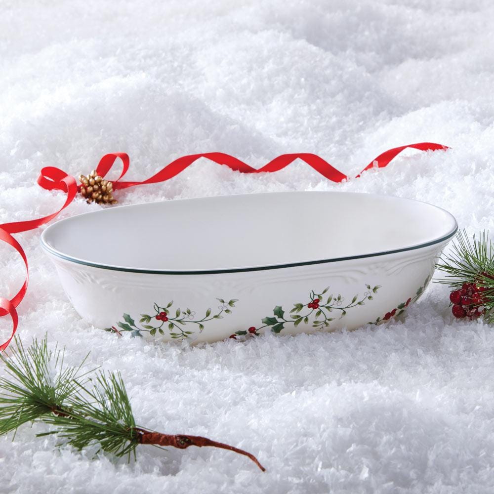 Winterberry® Oval Vegetable Bowl