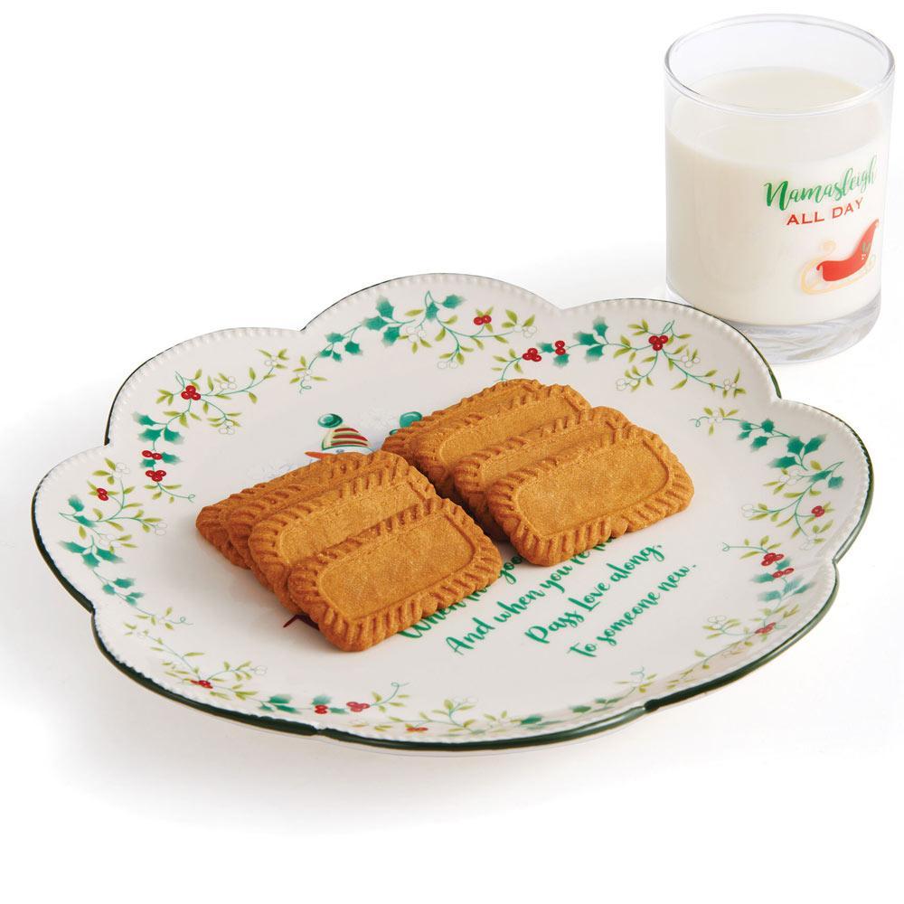 Winterberry® Scalloped Sharing Plate