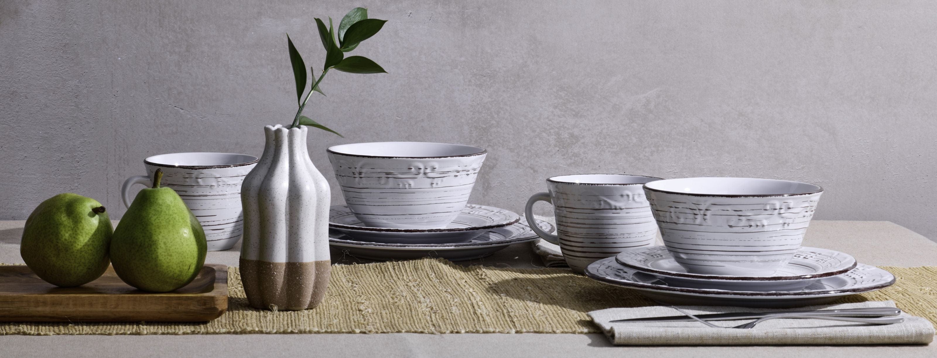 Trellis White 16 Piece Dinnerware Set, Service for 4