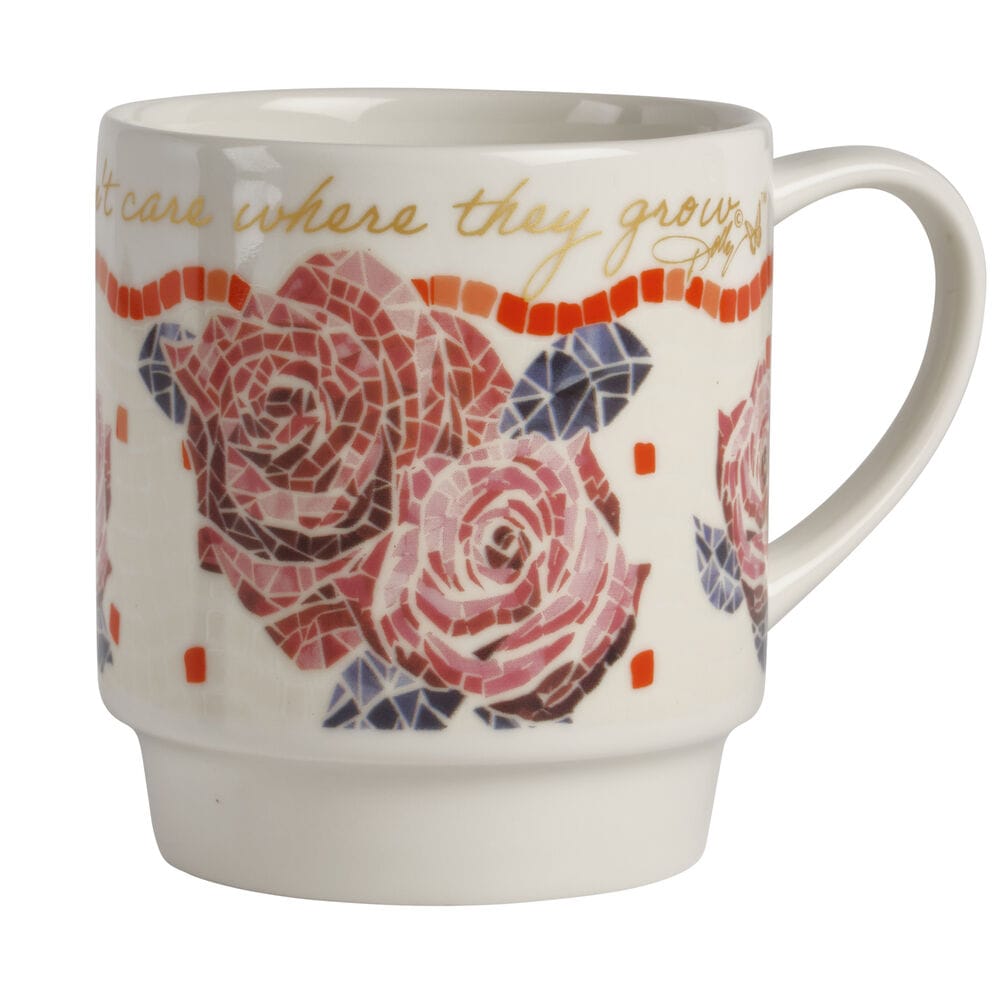vonshef gold wine glasses VonShef Green & Gold Cocktail Shaker Set in Gift Box – Advanced Mixology main image 0