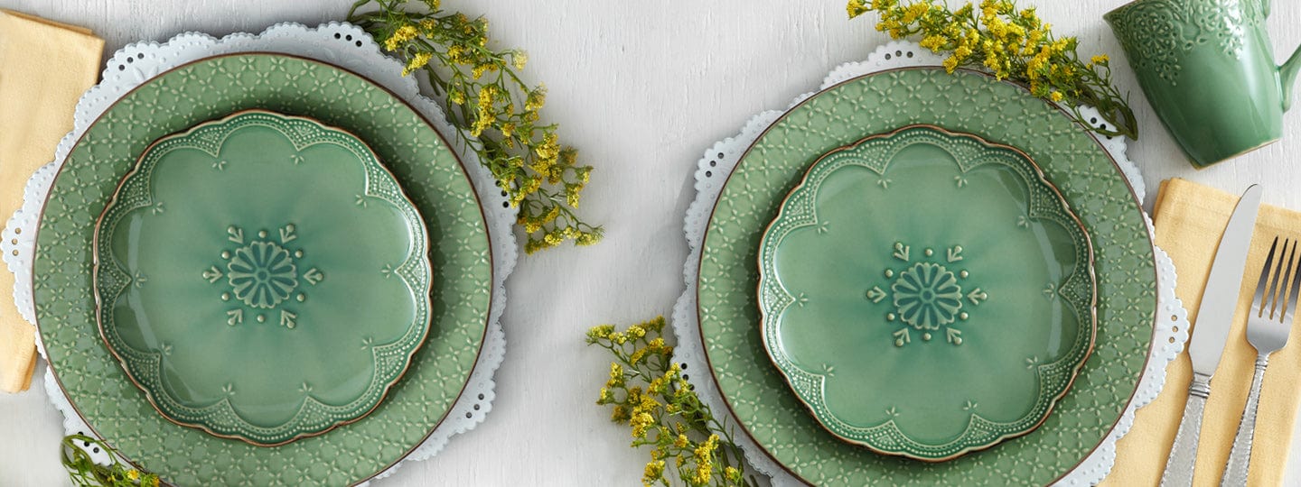 French Lace Green 16 Piece Dinnerware Set Service for 4