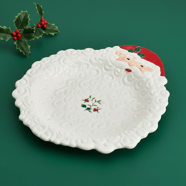 Winterberry_-Santa-Figural-