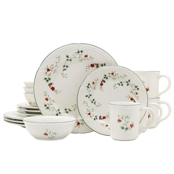 Pfaltzgraff Winterberry Set of 4 Cups and Saucers D4629136