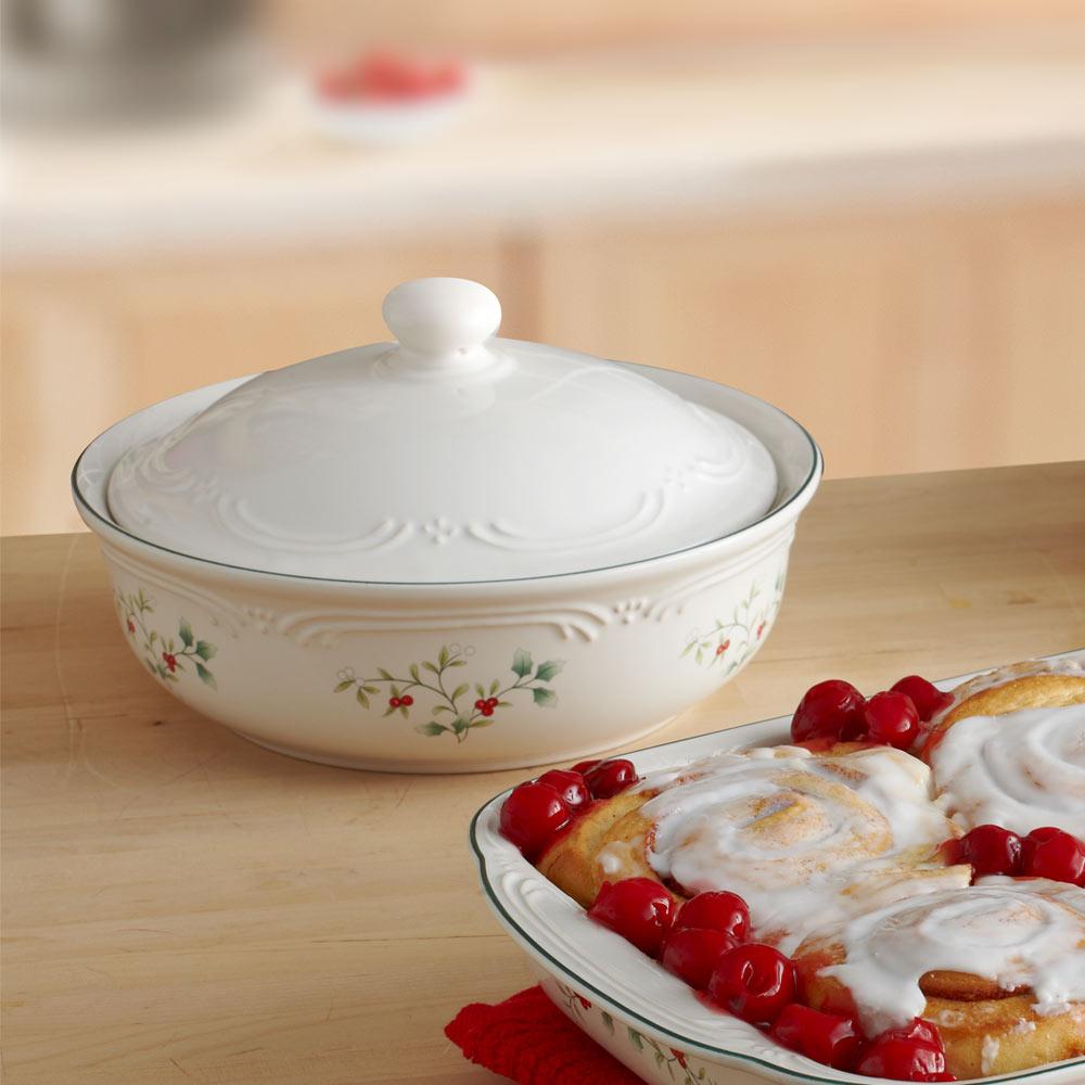 Winterberry® Round Covered Casserole